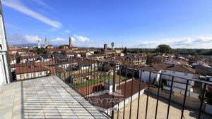 Ampio appartamento in locazione a Carignano