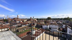 Ampio appartamento in locazione a Carignano