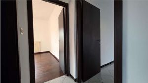 ASTI – PORTA TORINO: ULTIMO PIANO PANORAMICO, TRIPLA ESPOSIZIONE, ASCENSORE E BOX AUTO!
