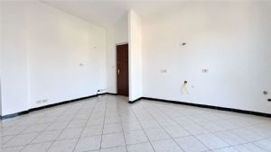 ASTI – PORTA TORINO: ULTIMO PIANO PANORAMICO, TRIPLA ESPOSIZIONE, ASCENSORE E BOX AUTO!