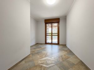 Nichelino, viale Matteotti - vendita 4L con ampio giardino e box auto.