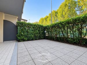 Nichelino, viale Matteotti - vendita 4L con ampio giardino e box auto.