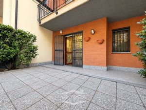 Nichelino, viale Matteotti - vendita 4L con ampio giardino e box auto.