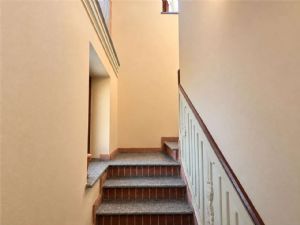 SPLENDIDA CASA RISTRUTTURATA CON TERRENO E RUSTICO