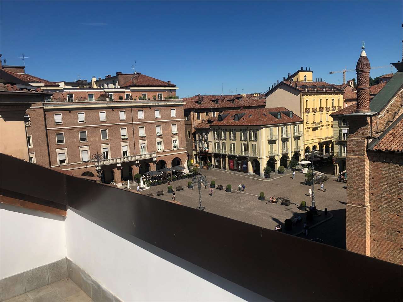 Loft mansardato con terrazzo su Piazza San Secondo